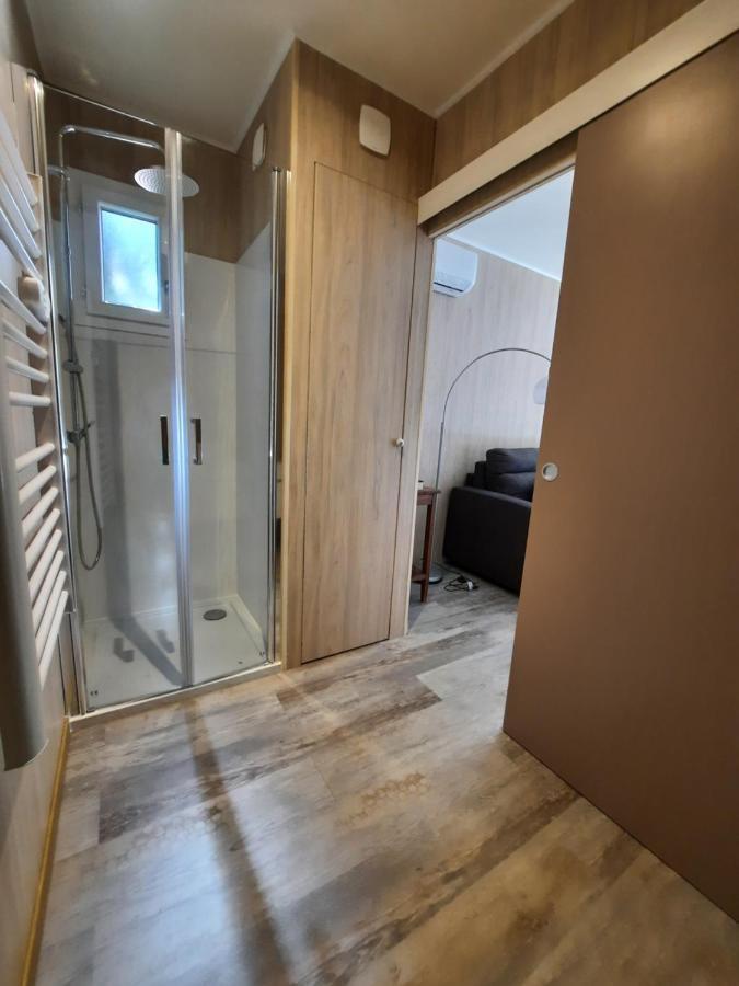 Le Lodge Des Chenes Brousses-et-Villaret Buitenkant foto