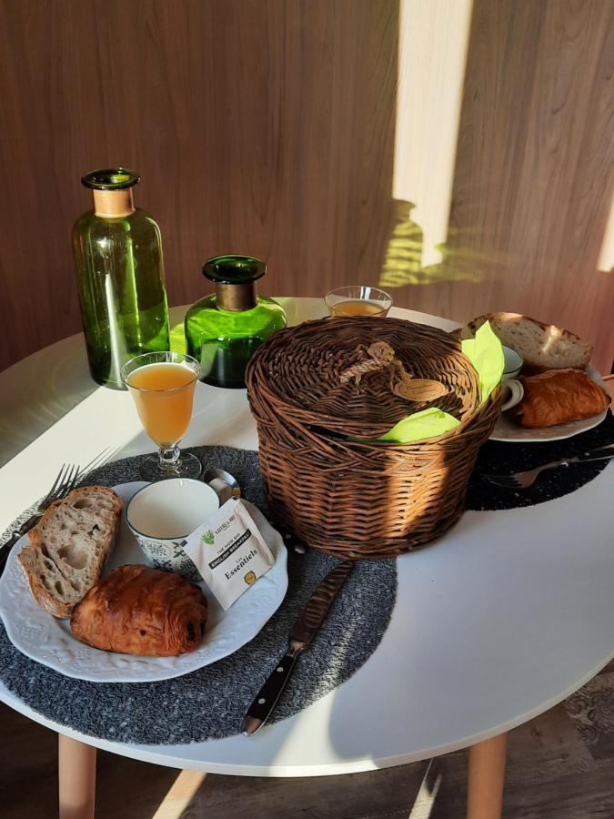 Le Lodge Des Chenes Brousses-et-Villaret Buitenkant foto