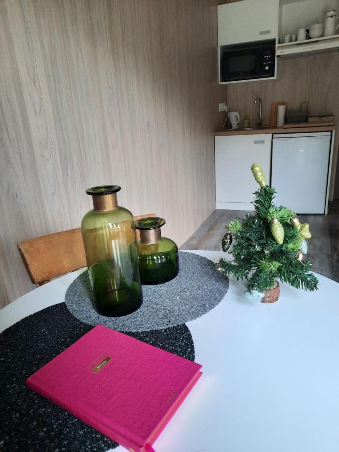 Le Lodge Des Chenes Brousses-et-Villaret Buitenkant foto
